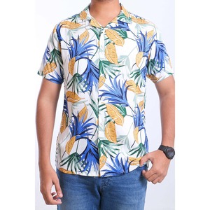 Nouveaux modèles imprimant des chemises confortables à manches courtes Chemises hawaïennes à boutons en matériau écologique - Product Image 1