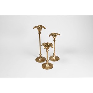 Bel ensemble de 3 bougeoirs en laiton à fleurs Art Nouveau Vintage Floral Jugendstil bougeoirs coniques en laiton massif - Product Image 5