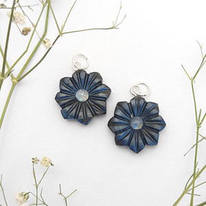 Venta al por mayor de flores de labradorita talladas en plata de ley 925, fianza de Metal, colgante Floral hecho a mano, hallazgos de joyería certificados - Product Image 4