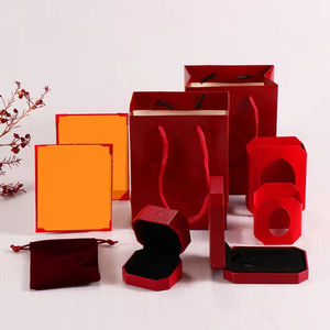 Juego de Cinco Cajas de Almacenamiento de Joyería Octagonales Rojas de Papel para Pulseras, Anillos, Collares, Accesorios, Regalos de Lujo - Product Image 4