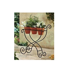 Support de fleurs en métal de qualité supérieure fabriqué à la main avec un aspect antique élégant pour une décoration d'intérieur d'inspiration vintage ou un style de jardin - Product Image 1