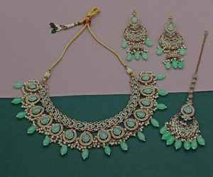 Diseño indio tradicional de moda Motipearl & Drop Gold Plated Fancy Earring Maagtika Necklace Set & Jewelry Set - Product Image 3