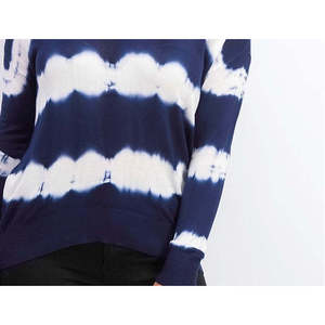 Maglione Pullover Tie-Dye Navy Combo di Crave Fame Junior, Taglia Grande, Cardigan Autunno-Inverno con Logo Frontale, Caldo e Traspirante - Product Image 3