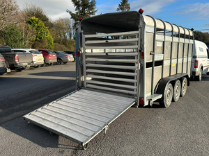 Remorque agricole de qualité supérieure à trois essieux de 14 pieds pour bétail, prix usine, remorque tractée par tracteur pour matériel agricole destiné à l'exportation - Product Image 2