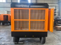 Compresseur d'air diesel portable à vis haute pression 31m³ 1100 CFM 25 bars pour le forage de puits d'eau 20-35 bars