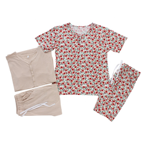 Vente en gros de vêtements de nuit en tissu satiné pour adultes et femmes hauts à manches courtes et pantalons longs ensemble de pyjama 2 pièces vêtements pour l'été - Product Image 3