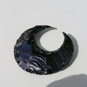Cristal curativo de piedras preciosas pulidas de luna creciente de obsidiana negra para protección, decoración espiritual y regalos metafísicos al por mayor - Product Image 3