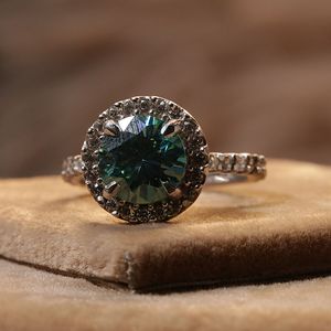 แหวนแต่งงานทองคำ 18K สไตล์วินเทจ ประดับเพชรทรงกลมสีน้ำเงินแบบ Halo สำหรับผู้หญิง - Product Image 3