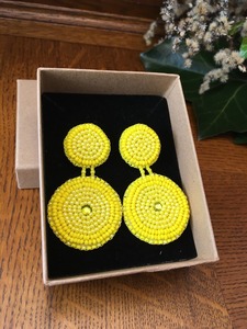 Boucles d'oreilles en coton légères de forme ovale, style bouddhiste, à usage quotidien, personnalisables, brodées à la main avec des perles de graines de luxe - Product Image 4