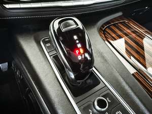 LIMPIO USADO 2024 C a d i l a c Escalade ESV Luxury RWD - Product Image 6