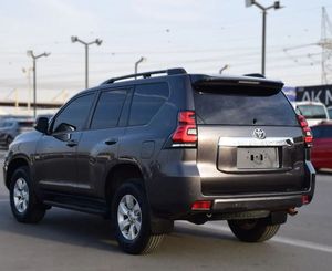 อะไหล่แท้จากโรงงานปี 2023 สำหรับรถยนต์โตโยต้า แลนด์ครุยเซอร์ ปราโด TXL เครื่องยนต์ 2.8 ลิตร เทอร์โบ เบนซิน พร้อมเรดาร์และหลังคาซันรูฟแบบพาโนรามา - Product Image 5