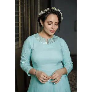 Ensemble de costume pour femme en rayonne turquoise avec col Gotta - Product Image 3