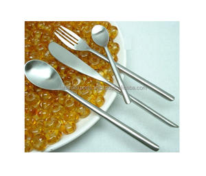 Ensemble de couverts en métal au design élégant et de qualité supérieure, avec articles pour la maison et la cuisine, en tailles personnalisées pour les occasions, pour l'exportation - Product Image 3