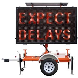 Panneaux de signalisation routière LED sur remorque, alimentés par énergie solaire, à matrice complète, grand panneau d'affichage à messages variables en acier galvanisé - Product Image 1