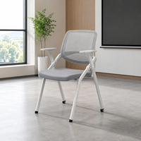 Chaise pliante empilable avec dossier en maille et assise en velours, chaise d'invité avec accoudoirs mobiles et roulettes dissimulées, test de pression statique 900 kg