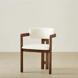 Fauteuil Desmond en bois de teck massif de haute qualité avec dossier en mousse de couleur naturelle pour l'intérieur et l'extérieur. - Product Image 2