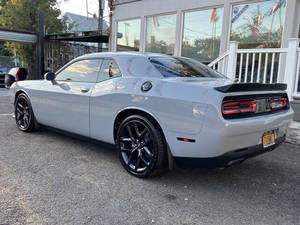 Challenger Do-dge 2022 propre et impeccable - Product Image 4