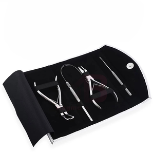 Kit d'outils professionnel en acier inoxydable pour extensions de cheveux avec jeu de pinces pour l'installation et le retrait des extensions de cheveux par Magma Beauty - Product Image 6