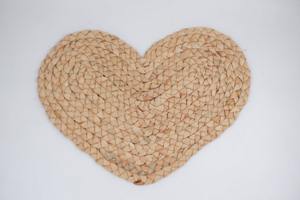 Napperon en jacinthe d'eau tissée en forme de coeur Produits écologiques Fabriqué au Vietnam Décoration de table Napperon tissé en gros - Product Image 5