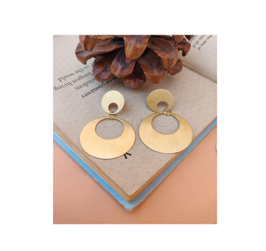 Pendientes de aro pequeños únicos con lazo de Latón chapado en oro para mujer, joyería al por mayor - Product Image 2