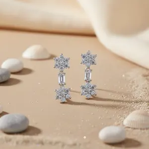 Boucles d'oreilles pendantes en argent pour femmes avec zircone cubique, design classique tendance pour les fêtes, fabriquées en cuivre et en laiton - Product Image 1