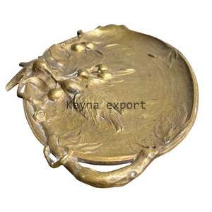 Bandeja de metal de Decoración de mesa bandeja en relieve chapado de latón decorativo de estilo vintage - Product Image 2