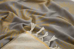 Serviette turque en tissu éponge Sunburst, gris et moutarde - Product Image 3