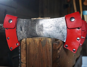 ขวานสองหัวเหล็กกล้าคาร์บอนเกรดอุตสาหกรรมด้ามจับลายกุหลาบคมสไตล์ไวกิ้งพร้อมฝาครอบหนัง - Product Image 6