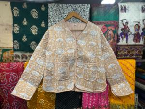 Chaquetas Kantha con estampado de bloques a mano de algodón indio, chaquetas acolchadas de algodón puro para mujer, chaquetas de invierno - Product Image 3