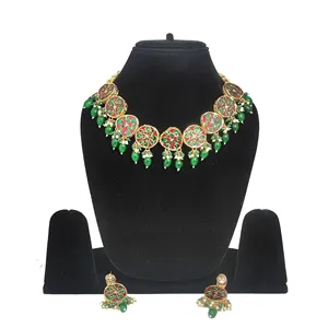 Conjunto de Joyería Fina de Lujo Meenakari Kundan, Collar y Pendientes de Perlas Verdes con Baño de Oro sobre Cobre para Bodas y Regalos - Product Image 3