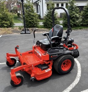 Cortadora de césped comercial Kubota Z724X de 54 pulgadas usada con giro cero - Product Image 3