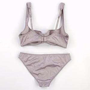 Conjunto de Lencería Push Up de Satén Suave para Mujer con Sostén Sexy y Panti de Copa 1/2 de Algodón Fino - Product Image 2