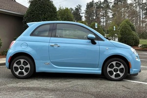 VOITURE ÉLECTRIQUE EXTRÊMEMENT PROPRE 2017 FI-AT 500E PRÊTE À ÊTRE EXPÉDIÉE - Product Image 6