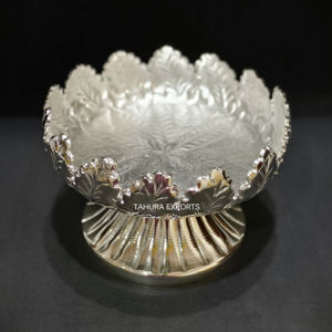 ถาดเสิร์ฟช็อกโกแลตโลหะสีเงินพร้อมฐานตั้งเป็นสีเงินสำหรับใช้ในบ้านร้านอาหารบนโต๊ะอาหารในโรงแรมของขวัญ - Product Image 1