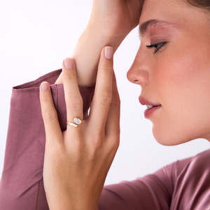 Bague élégante en or 14 carats avec diamant de laboratoire ovale de 1,00 ct E-F VS, style contemporain torsadé, cadeau d'anniversaire de mariage - Product Image 3