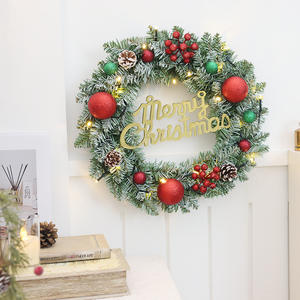 <span class=keywords><strong>Guirlande</strong></span> <span class=keywords><strong>de</strong></span> Noël avec boules <span class=keywords><strong>de</strong></span> Noël, pommes <span class=keywords><strong>de</strong></span> pin, décorations <span class=keywords><strong>de</strong></span> rennes, design rond en plastique simulé pour la décoration <span class=keywords><strong>de</strong></span> porte - Product Image 5