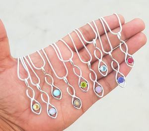 Colgante de Bisel Hecho a Mano con Cabujón Ovalado de Gemas Naturales Variadas, Pulido a Mano, Plata de Ley 925 Sólida, Joyería de Moda - Product Image 1