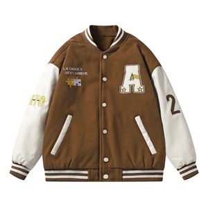 Veste universitaire personnalisée pour hommes avec manches en laine Letterman couleur noire unie en cuir véritable broderie logos patchs - Product Image 4