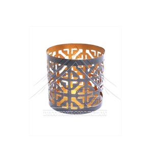 Porte-bougie moderne en métal découpé, lanterne abstraite en fer pour la décoration de la maison et des mariages, porte-bougie cylindrique doré et noir - Product Image 4