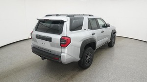 Toyota 4Runner SR5 2025 Casi Nueva, 2.4L Gasolina, Tracción en las Cuatro Ruedas, Transmisión Automática de 8 Velocidades - Product Image 4