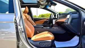 NUEVO TOYOTA CAMRY 2025, 0 KM, 5 PLAZAS, 4 CILINDROS, 299 HP, TRANSMISIÓN AUTOMÁTICA - Product Image 2