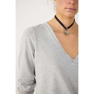 Camiseta Brillante de Manga Larga con Cuello en V - Product Image 4