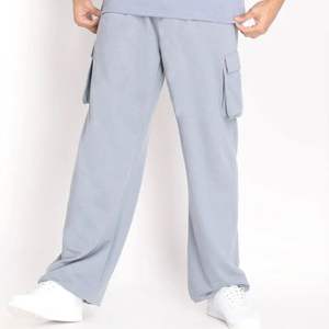 Ensemble coordonné imprimé confortable et à la mode pour hommes-Idéal pour les vêtements décontractés et les événements en plein air-Tissu de haute qualité - Product Image 6