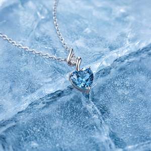 สร้อยคอจี้รูปหัวใจสไตล์มินิมอลสแตนเลสสตีล Jeulia ประดับเพชรซิคอนแบบ Claw Set - Product Image 4