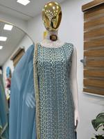 Ensemble traditionnel indien ethnique 3 pièces pour mariages d'hiver, fêtes, Diwali, brodé, sans plis, coupe ajustée, prêt-à-porter de créateur