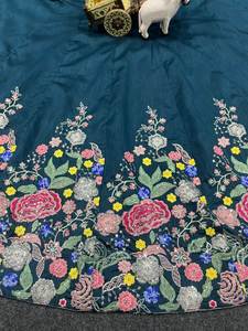 Lehenga Choli de mariage et de fiançailles traditionnel indien en soie Georgette de meilleure qualité pour adultes, robes de fête à prix raisonnable - Product Image 4