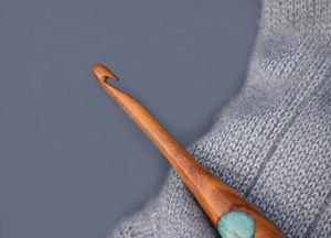 Aguja de ganchillo de palisandro hecha a mano con mango de resina epoxi (3mm-16mm) para tejer y ganchillo - Product Image 6