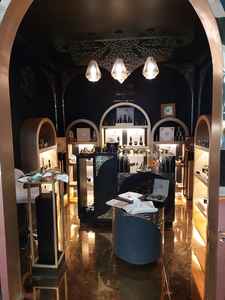 น้ำมันลาเวนเดอร์ธรรมชาติ น้ำมันผ่อนคลายผิวสำหรับการดูแลผิวกายและผิว น้ำมันนวดอโรมาเธอราพี ช่วยให้ผิวชุ่มชื้นและบรรเทาความเครียด - Product Image 3