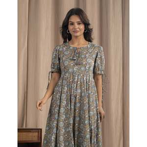 ชุดเดรสผ้าฝ้ายมัลมัลสีเทาพิมพ์ลายบล็อกด้วยมือ สไตล์โบโฮ ออกแบบตามสั่งสำหรับสาวออฟฟิศ คลับโกธิค ไซส์ XS ระบายอากาศได้ดี เอวทรงธรรมชาติ - Product Image 1