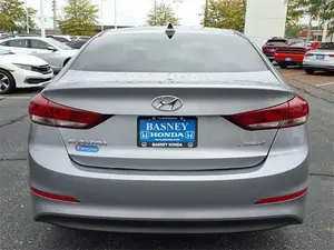 Hyundai Elantra Limited Sedan 2017, conduite à gauche, sièges en cuir, transmission automatique, toit ouvrant panoramique - Product Image 6